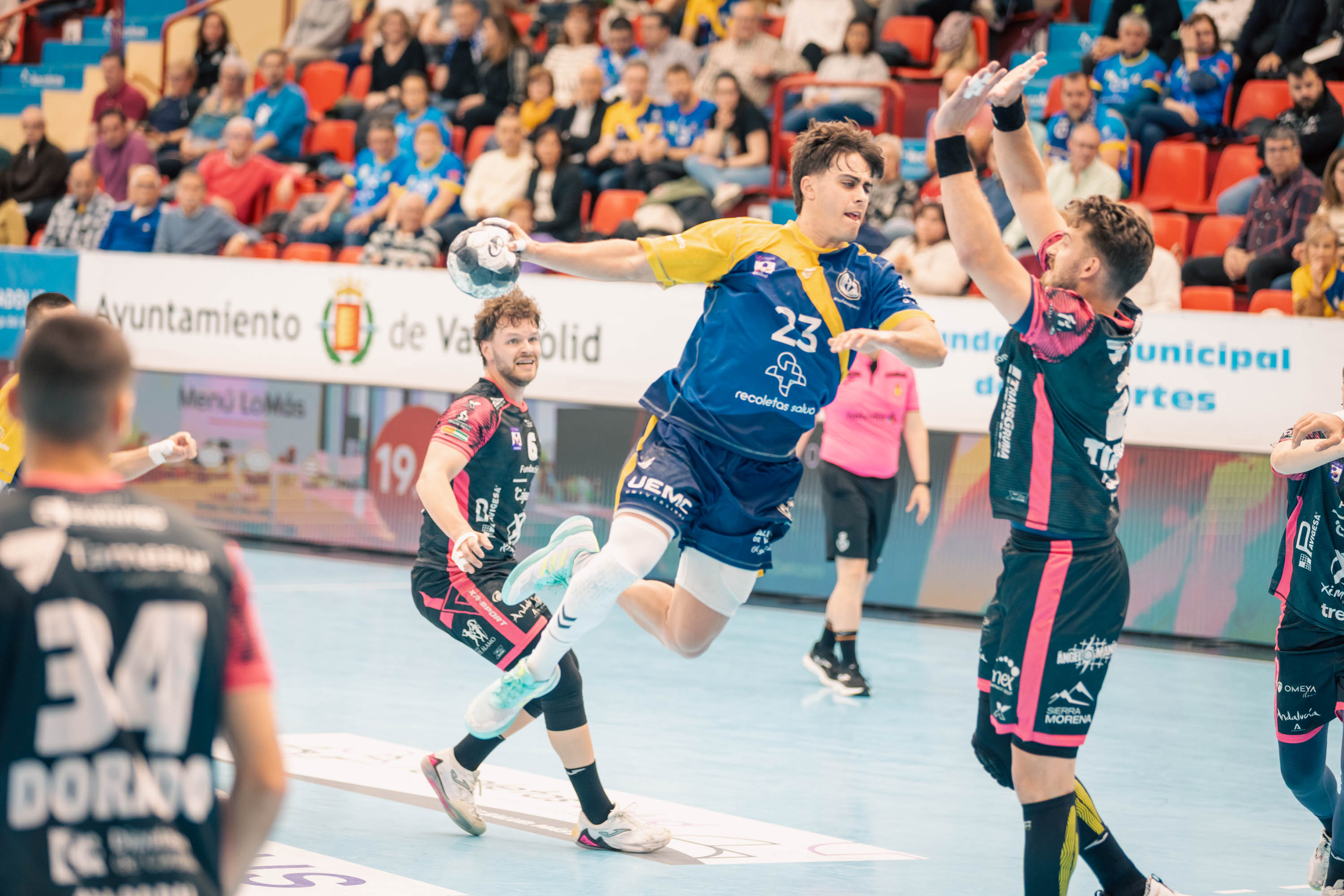El gol de Álex Díaz ante Abanca Ademar elegido el mejor de mayo